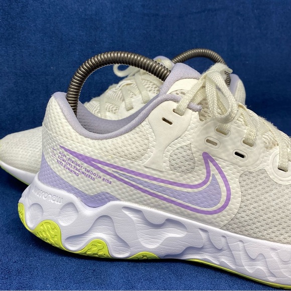 Women's Nike Renew Ride 2 Running Shoes Summit White Lilac CU3508-100 Size US 8 - Picture 2 of 10